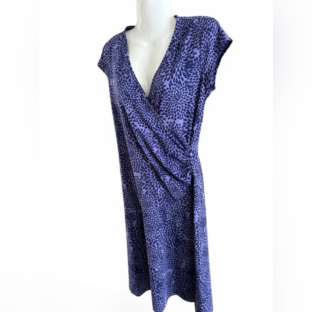 Athleta Faux Wrap V-Neck Cap Sleeve Dotted
Floral Athletic Dress Size S - Picture 2 of 9